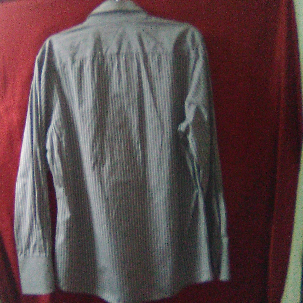 ✨authentic✨ Gucci button up - Picture 6 of 6